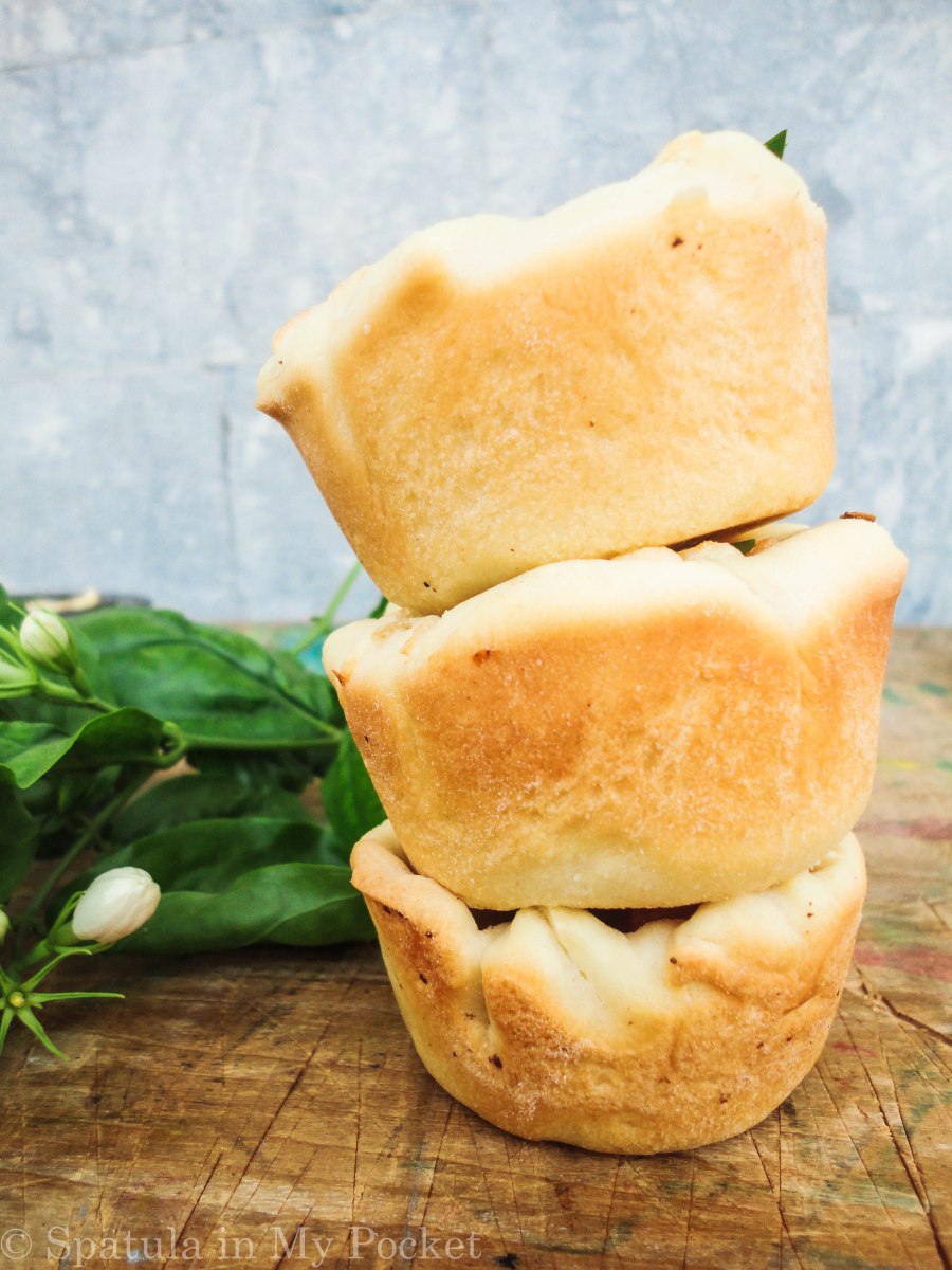 Mini Pizza Pies. The perfect snack idea!