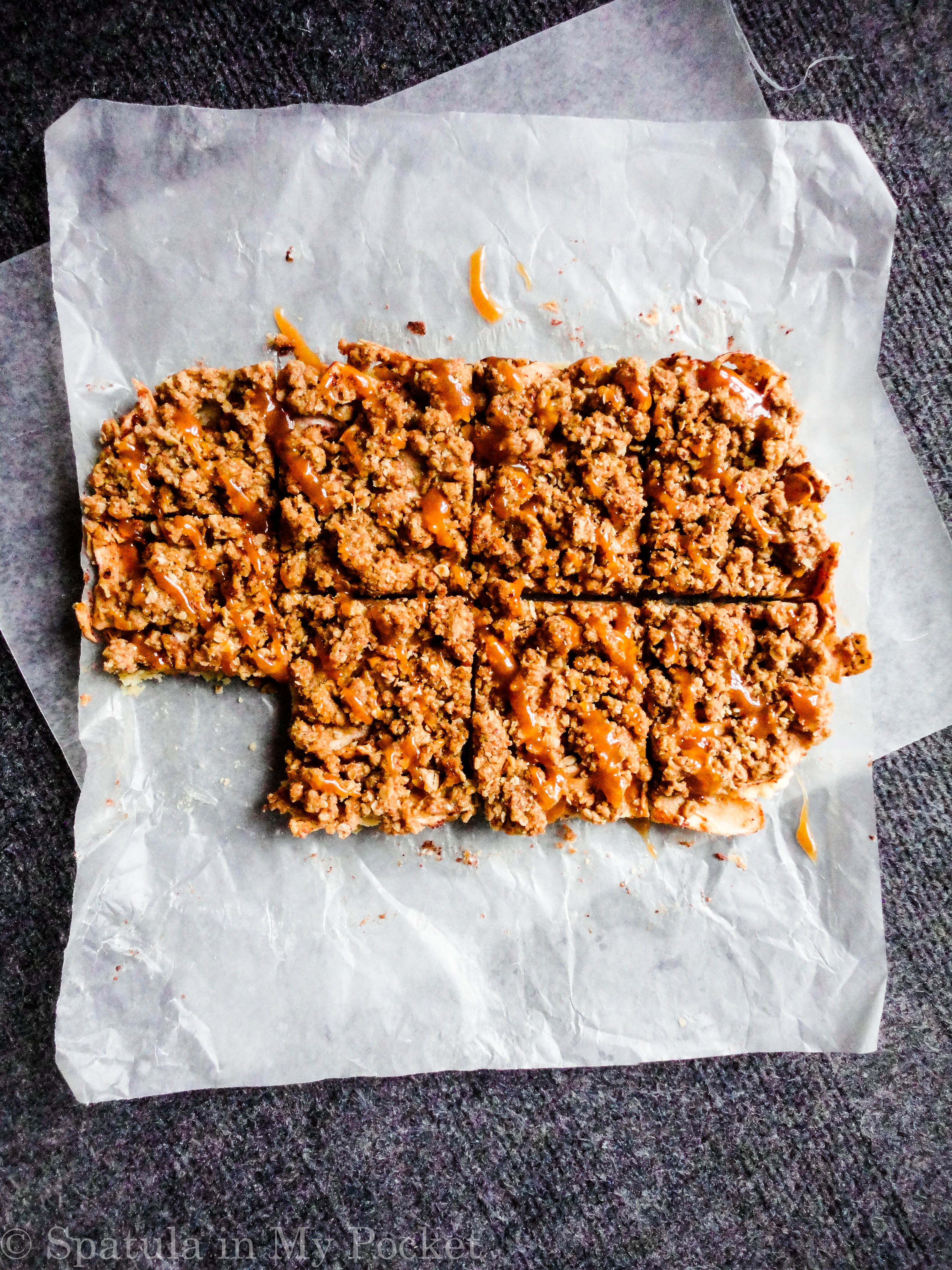 Shortbread crust. Cinnamon apples. Crumb topping. Salted caramel. Apple pie bars...The perfect fall dessert!