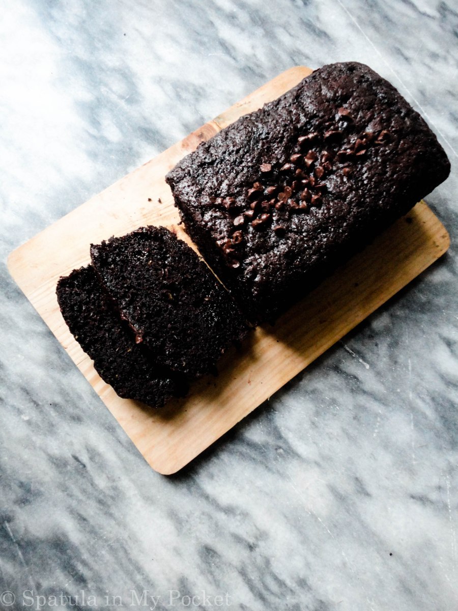 Double Chocolate Zucchini Bread: deliciously moist, intense and chocolatey #moist #chocolate #zucchinibread #delicious