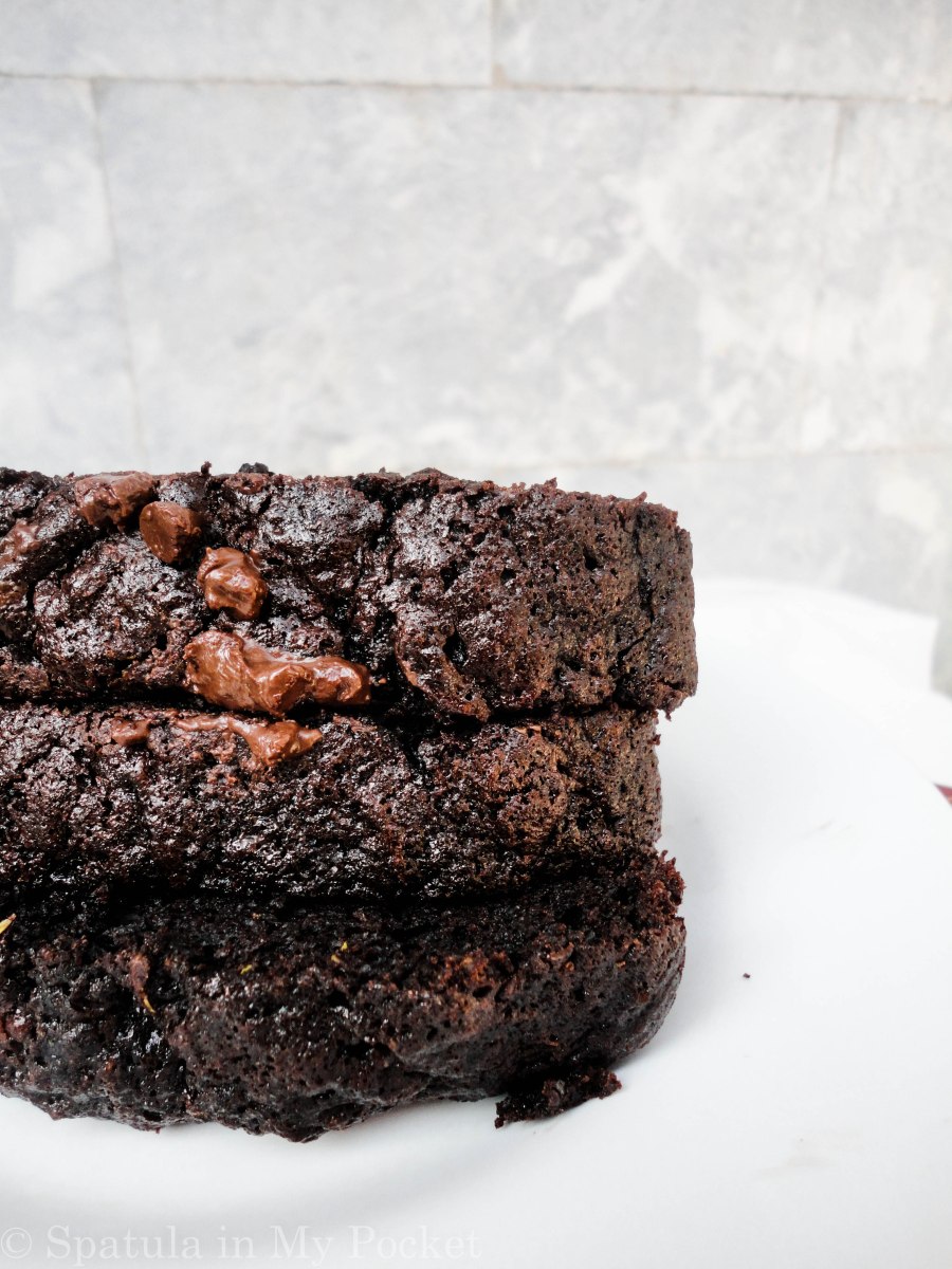 Double Chocolate Zucchini Bread: deliciously moist, intense and chocolatey #moist #chocolate #zucchinibread #delicious