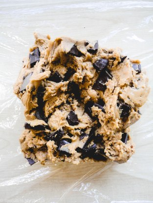 Chocolate chip cookies packed with dark chocolate which melt into the most gorgeous glistening pools of molten chocolate. #chocolate #cookies #recipe