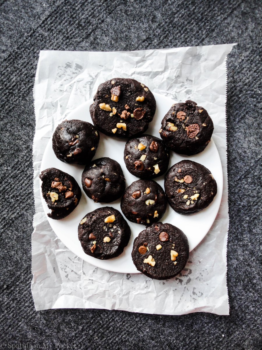 Extra thick, extra fudgy and completely irresistible brownie cookies. #brownies #cookies #triplechocolate