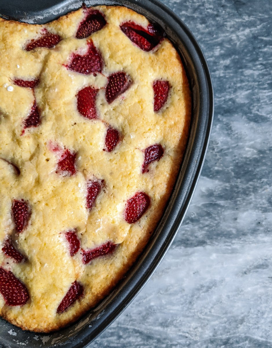 Simple strawberry cake