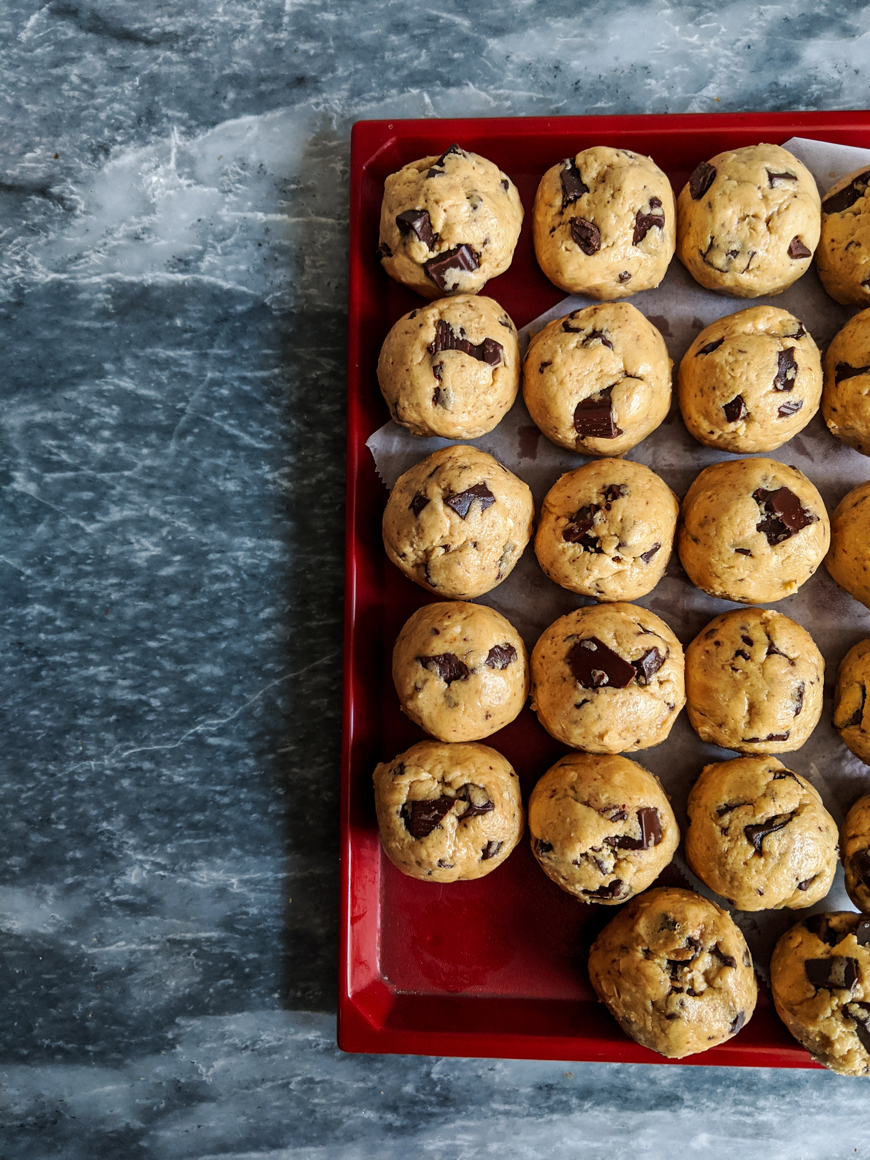 Chunks of milk chocolate and rolled oats. The ultimate cookie combination! 